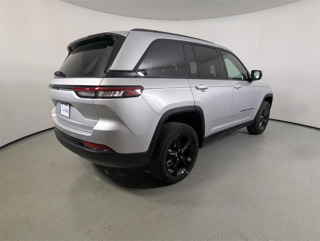 new 2025 Jeep Grand Cherokee car, priced at $41,328