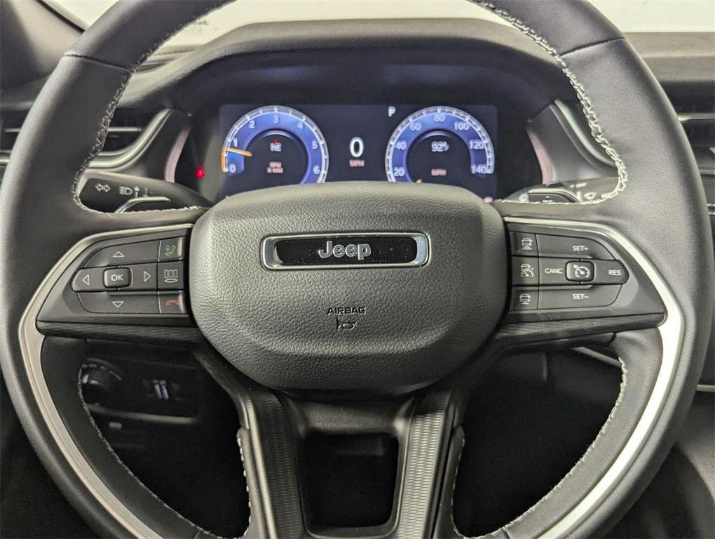 new 2025 Jeep Grand Cherokee car, priced at $41,328