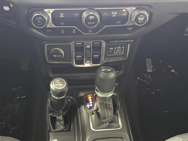 new 2025 Jeep Wrangler car, priced at $39,373