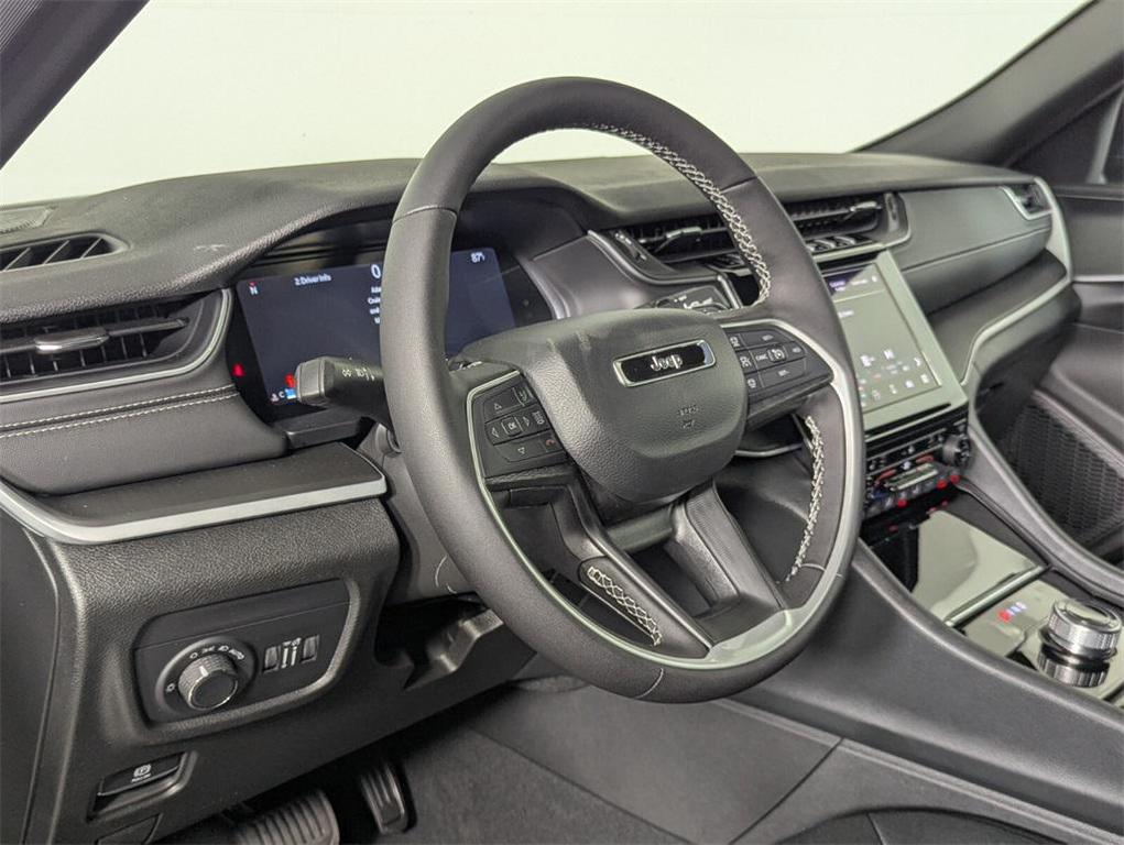 new 2025 Jeep Grand Cherokee car, priced at $31,203