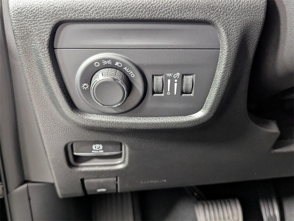 new 2025 Jeep Grand Cherokee car, priced at $31,203