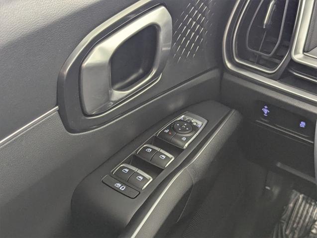 used 2024 Kia Sorento car, priced at $25,988