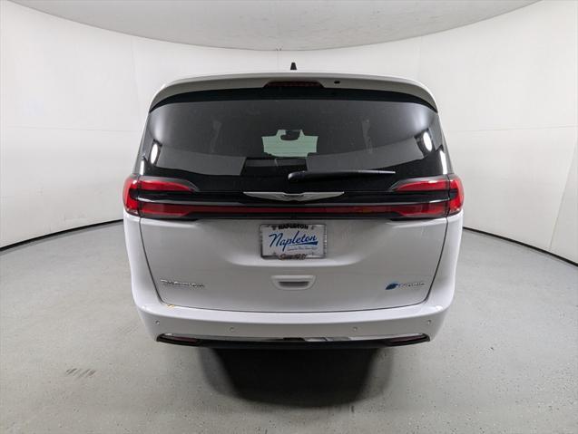 new 2025 Chrysler Pacifica Hybrid car, priced at $43,224