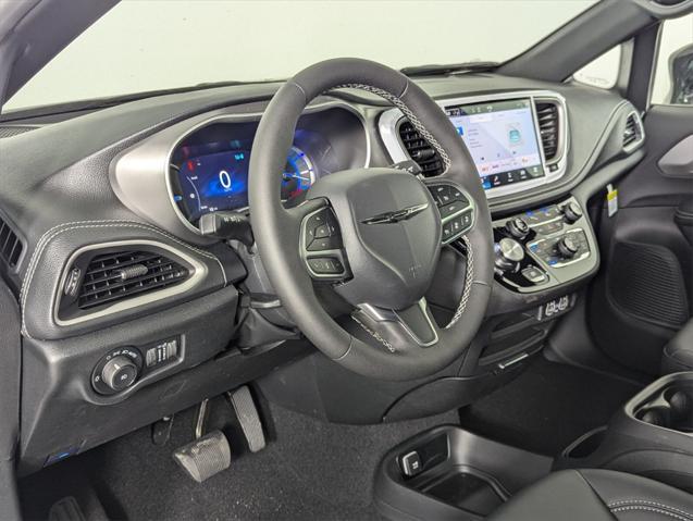 new 2025 Chrysler Pacifica Hybrid car, priced at $43,224