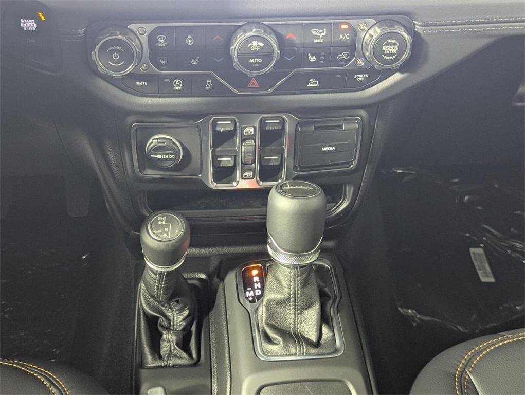 new 2025 Jeep Gladiator car, priced at $44,992