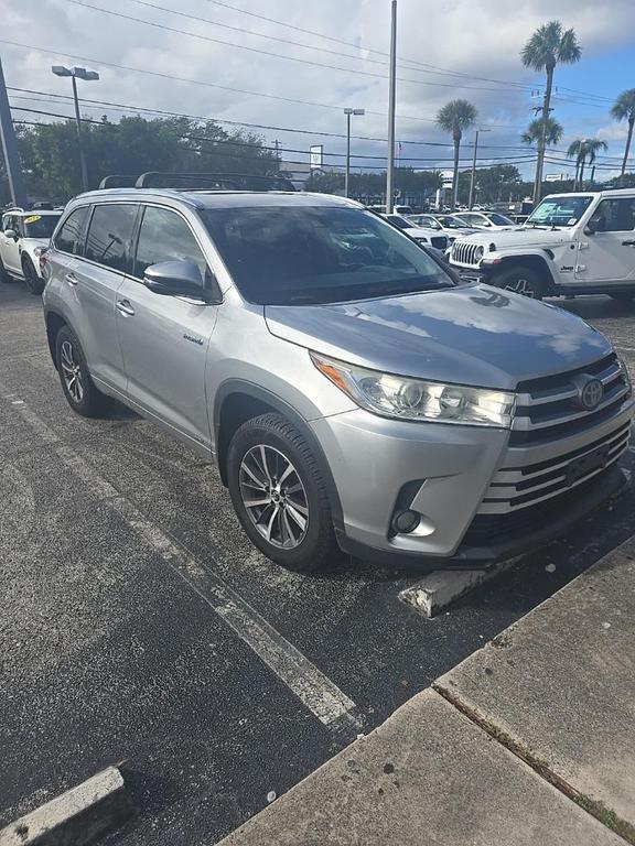 used 2017 Toyota Highlander Hybrid car, priced at $11,992