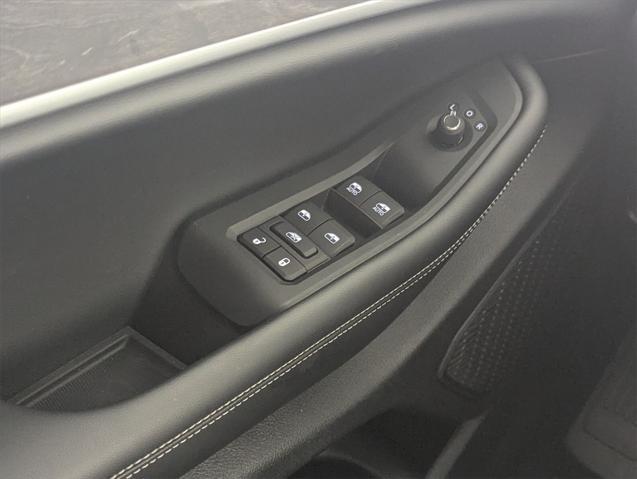 new 2025 Jeep Grand Cherokee car, priced at $37,651