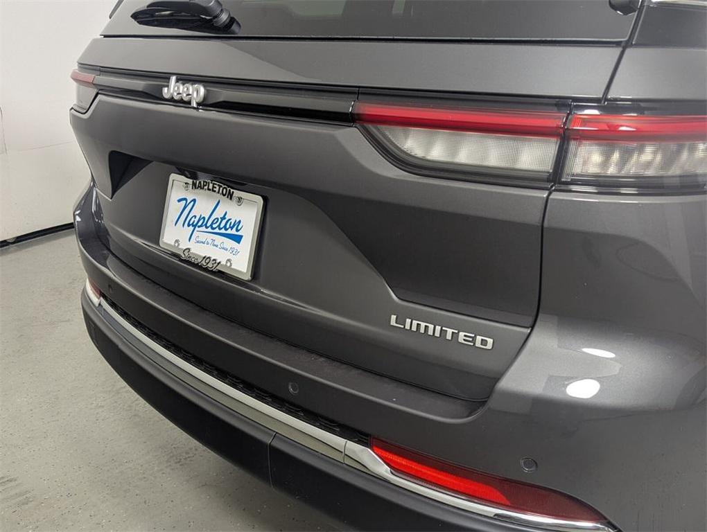 new 2025 Jeep Grand Cherokee car, priced at $37,196
