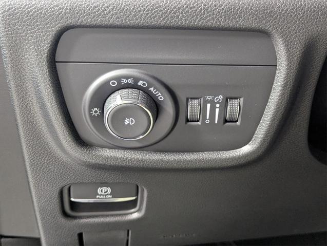 new 2025 Jeep Grand Cherokee car, priced at $37,651