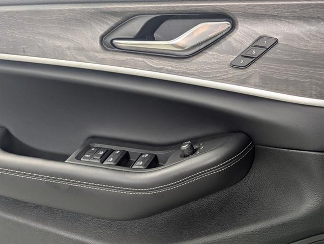 new 2025 Jeep Grand Cherokee car, priced at $37,651