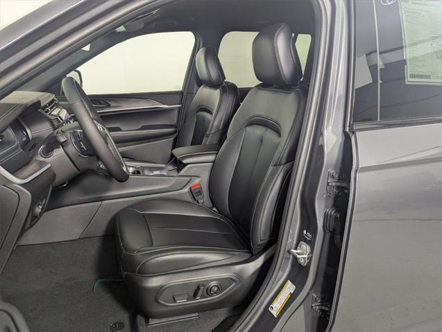 new 2025 Jeep Grand Cherokee car, priced at $37,651