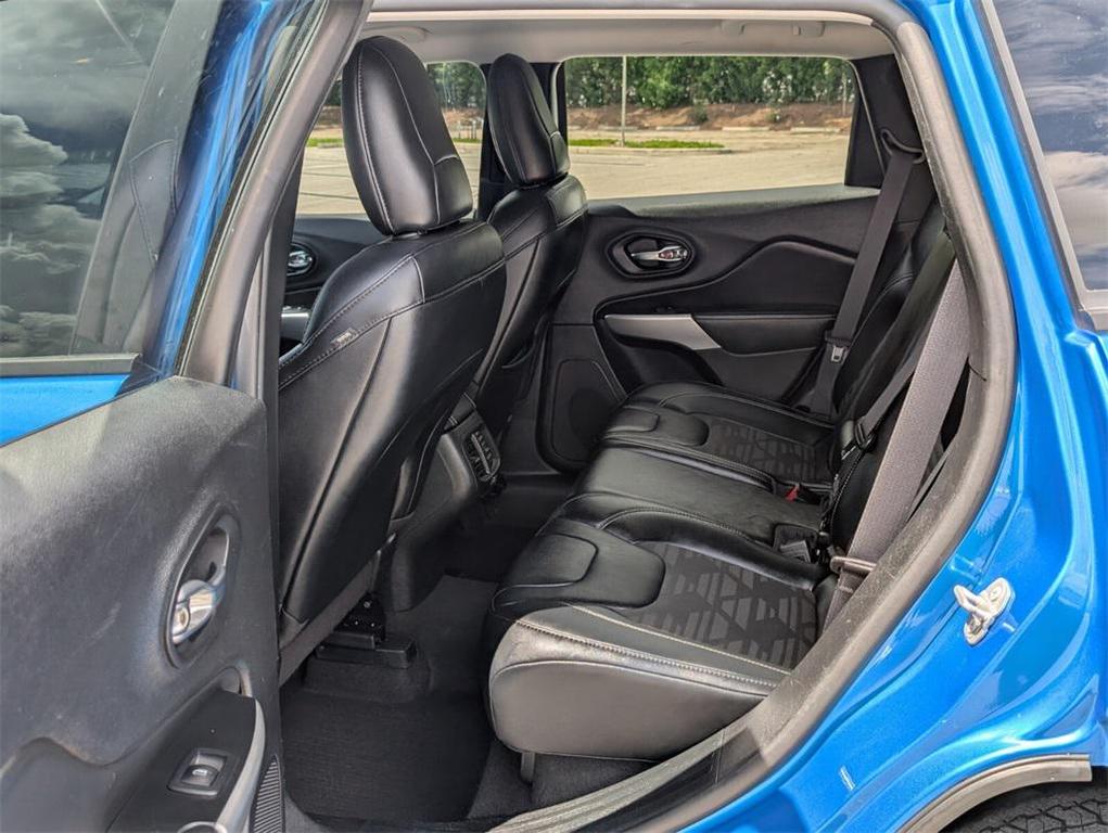 used 2022 Jeep Cherokee car, priced at $16,992