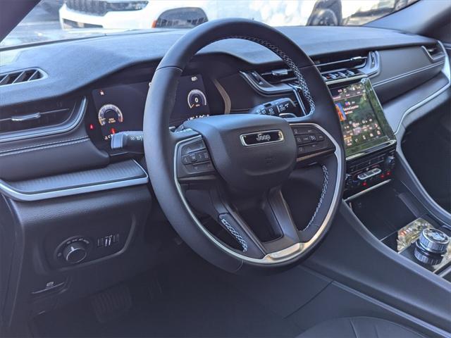 new 2025 Jeep Grand Cherokee car, priced at $41,000