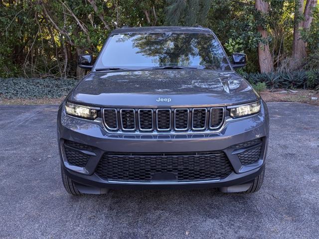 new 2025 Jeep Grand Cherokee car, priced at $41,000