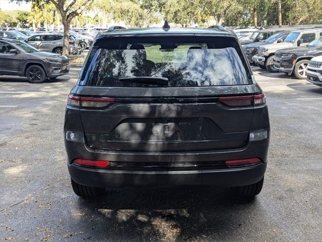 new 2025 Jeep Grand Cherokee car, priced at $41,925