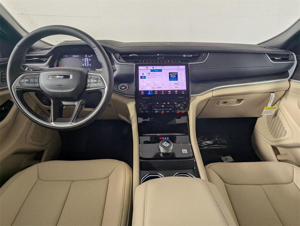 new 2025 Jeep Grand Cherokee car, priced at $38,417
