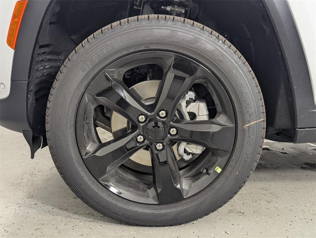 new 2025 Jeep Grand Cherokee car, priced at $38,417