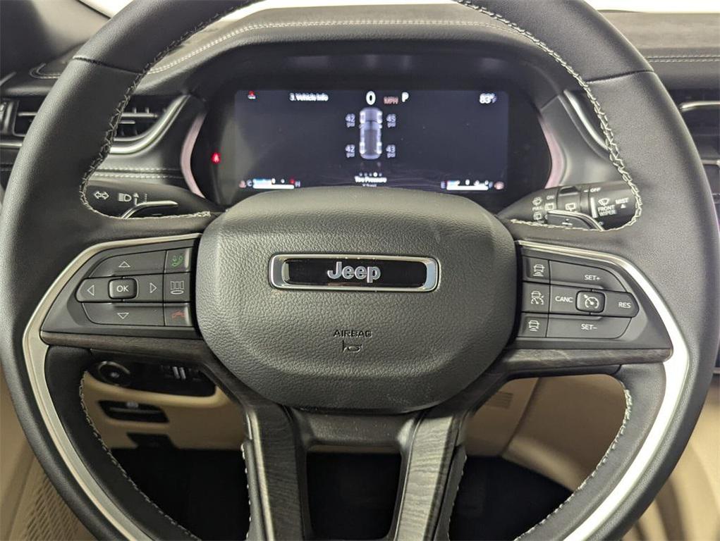 new 2025 Jeep Grand Cherokee car, priced at $38,417