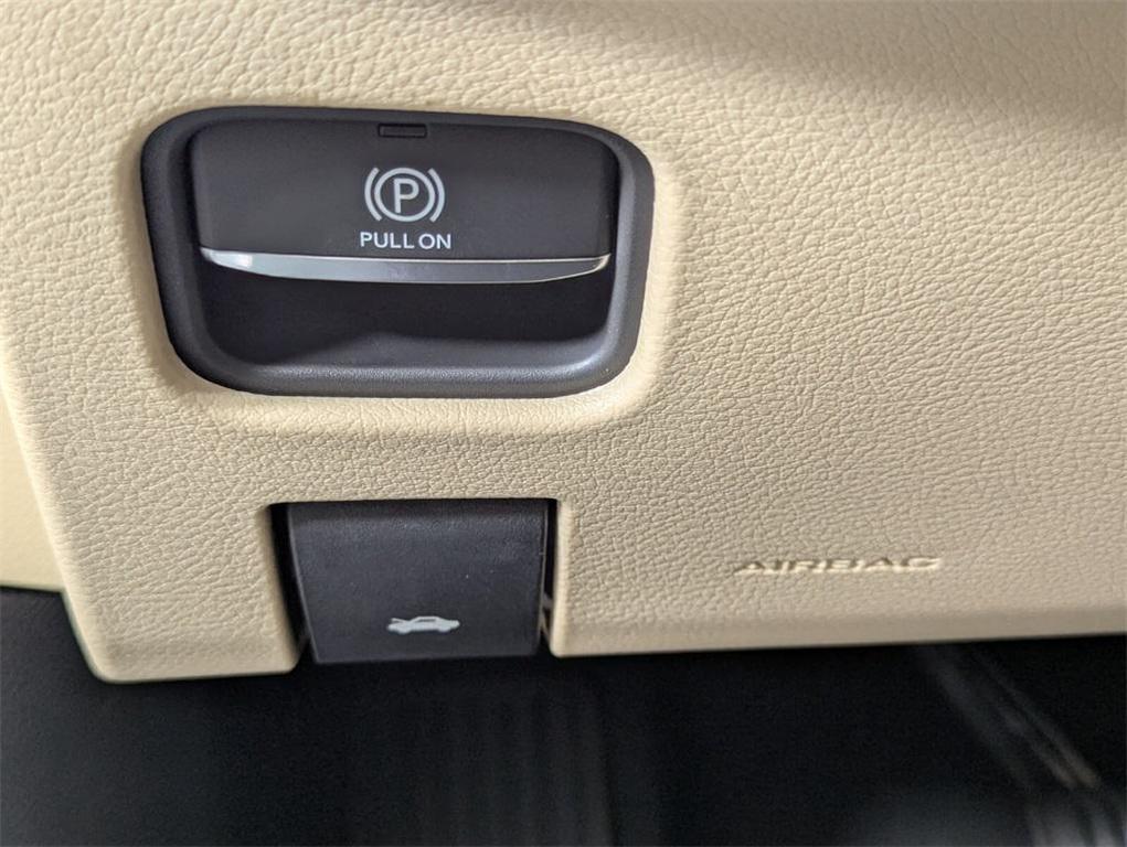 new 2025 Jeep Grand Cherokee car, priced at $38,417