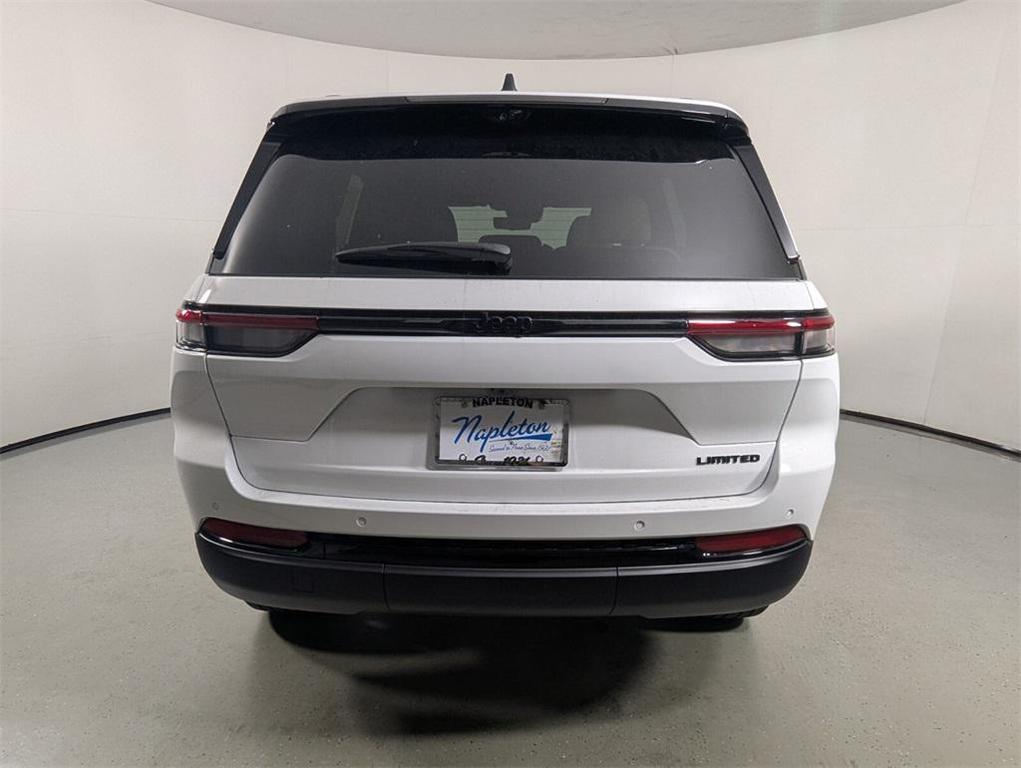 new 2025 Jeep Grand Cherokee car, priced at $38,417