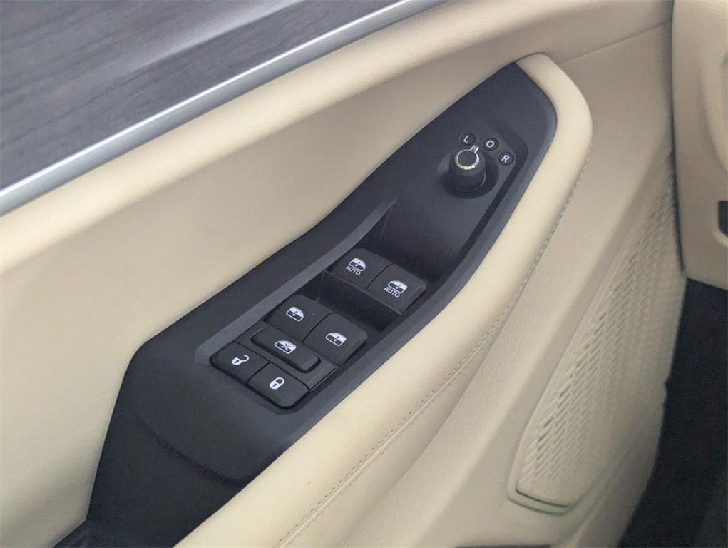 new 2025 Jeep Grand Cherokee car, priced at $38,417