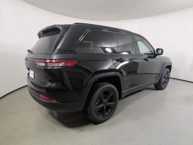 new 2025 Jeep Grand Cherokee car, priced at $39,906