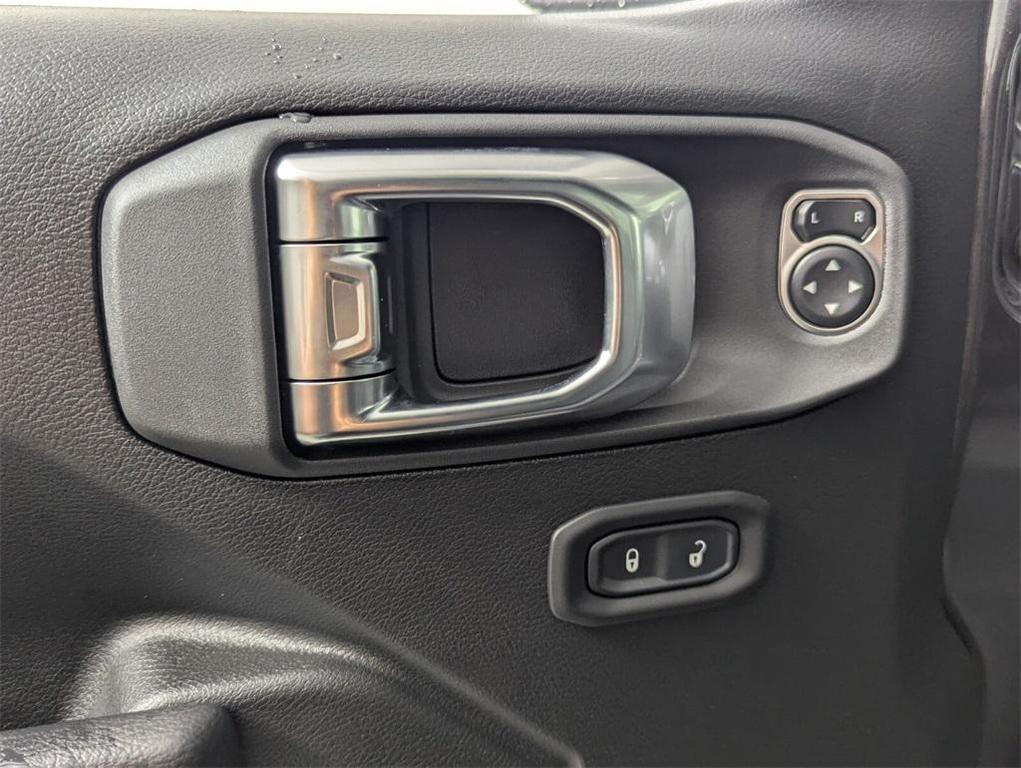 new 2025 Jeep Wrangler car, priced at $47,056