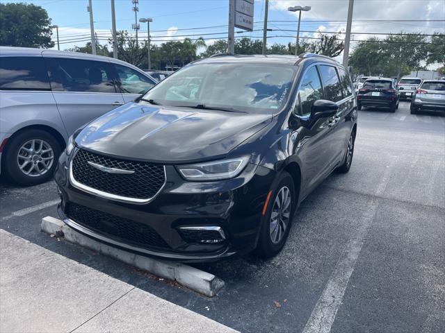 used 2021 Chrysler Pacifica Hybrid car, priced at $21,922