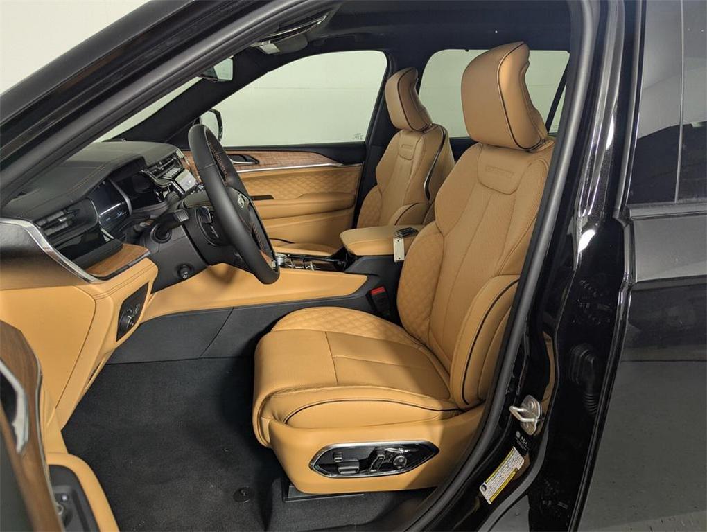 new 2025 Jeep Grand Cherokee L car, priced at $61,380