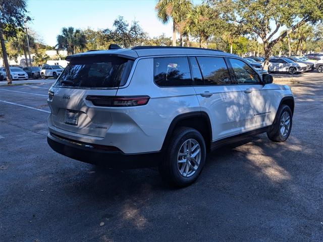 new 2025 Jeep Grand Cherokee L car, priced at $40,000