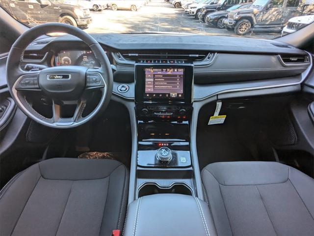 new 2025 Jeep Grand Cherokee L car, priced at $40,000