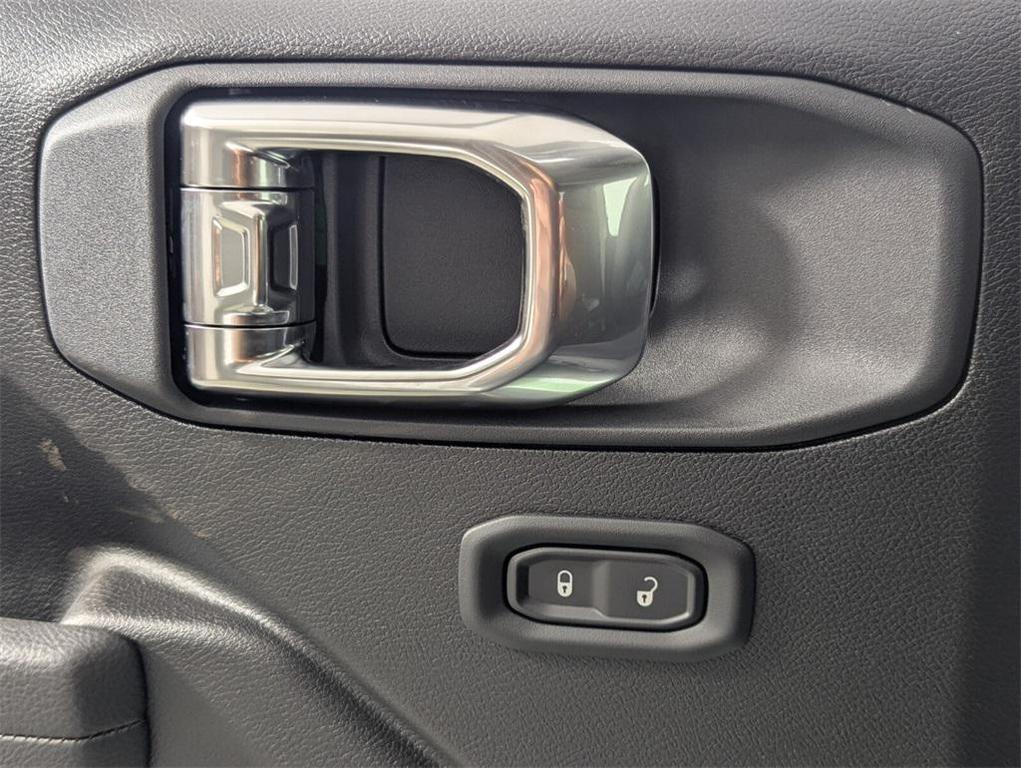 new 2026 Jeep Wrangler car, priced at $37,402