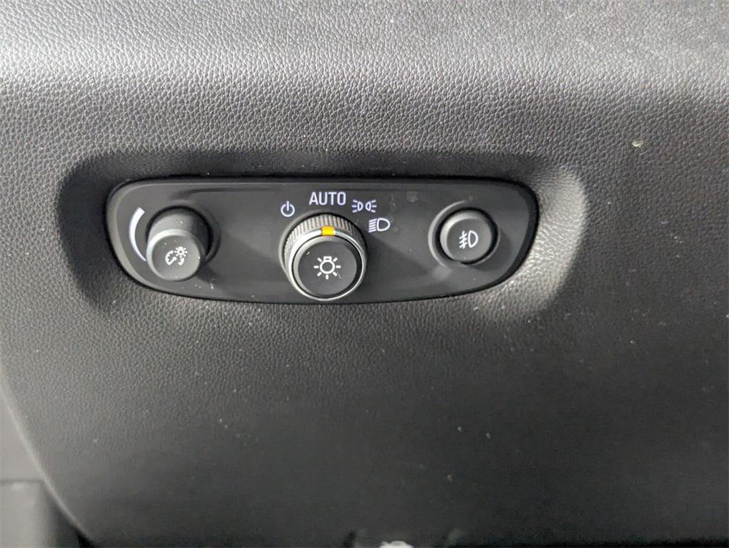 used 2021 Chevrolet Traverse car, priced at $21,888