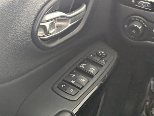 used 2023 Jeep Cherokee car, priced at $19,988