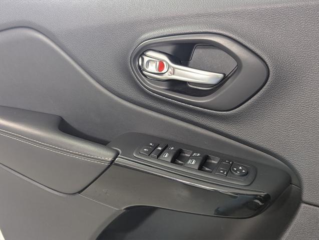 used 2023 Jeep Cherokee car, priced at $19,988