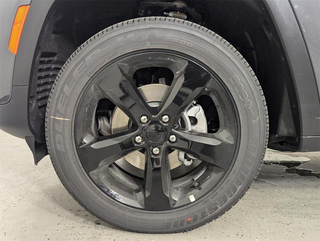 new 2025 Jeep Grand Cherokee car, priced at $38,738