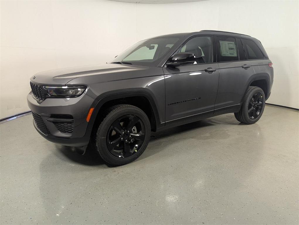 new 2025 Jeep Grand Cherokee car, priced at $38,738