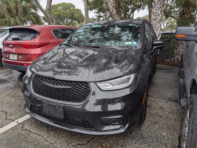 used 2022 Chrysler Pacifica Hybrid car, priced at $22,999