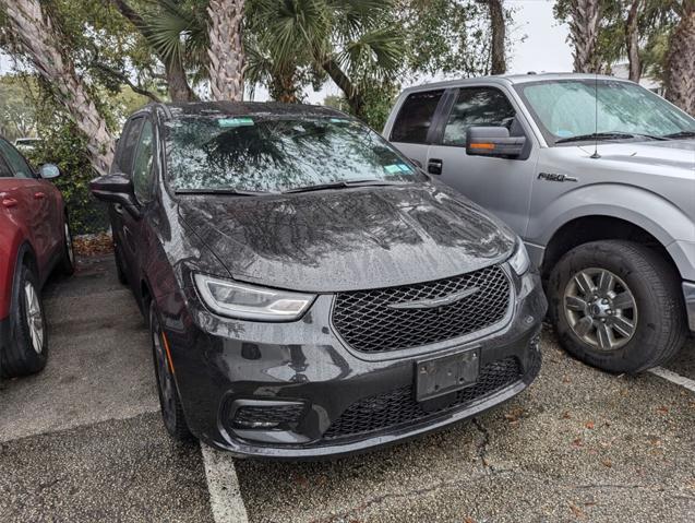 used 2022 Chrysler Pacifica Hybrid car, priced at $22,999