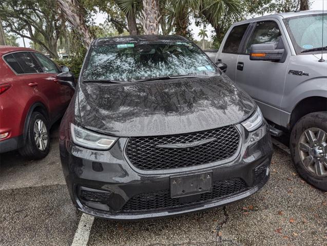 used 2022 Chrysler Pacifica Hybrid car, priced at $22,999