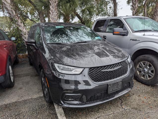 used 2022 Chrysler Pacifica Hybrid car, priced at $22,999