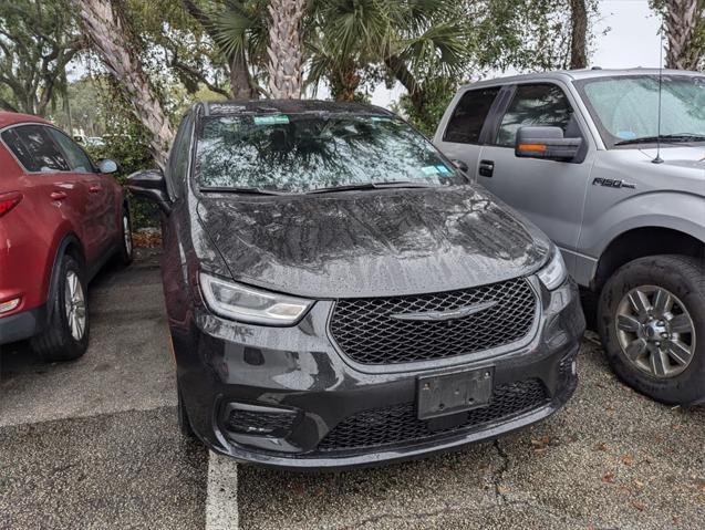 used 2022 Chrysler Pacifica Hybrid car, priced at $22,999