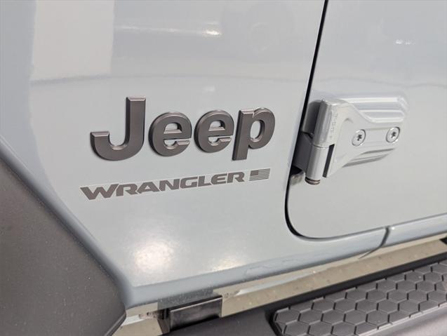 new 2025 Jeep Wrangler car, priced at $45,920