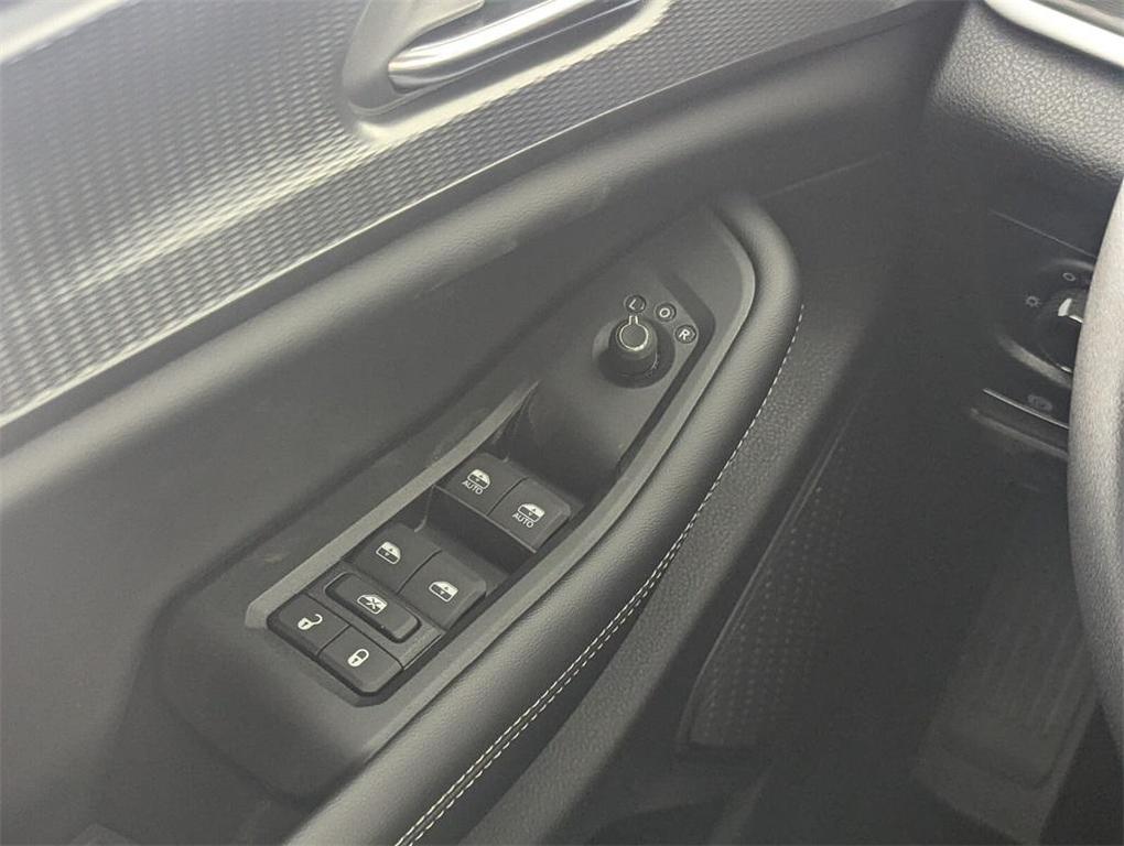 new 2025 Jeep Grand Cherokee car, priced at $39,943