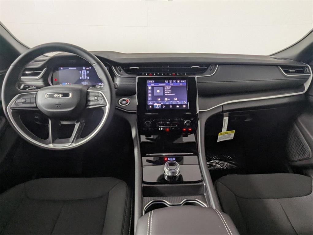 new 2025 Jeep Grand Cherokee car, priced at $31,203