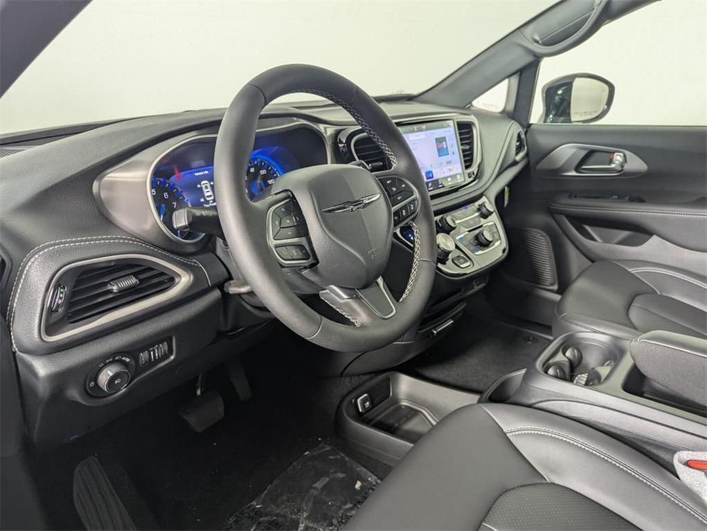 new 2026 Chrysler Pacifica car, priced at $36,709