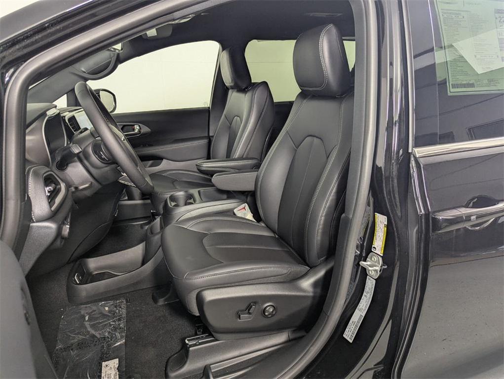 new 2026 Chrysler Pacifica car, priced at $36,709