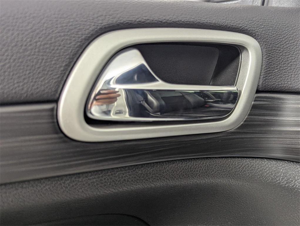 used 2022 Jeep Grand Cherokee car, priced at $23,992