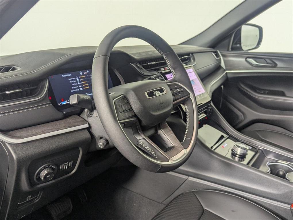 new 2025 Jeep Grand Cherokee L car, priced at $46,184