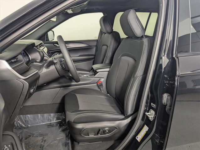 new 2025 Jeep Grand Cherokee car, priced at $28,582